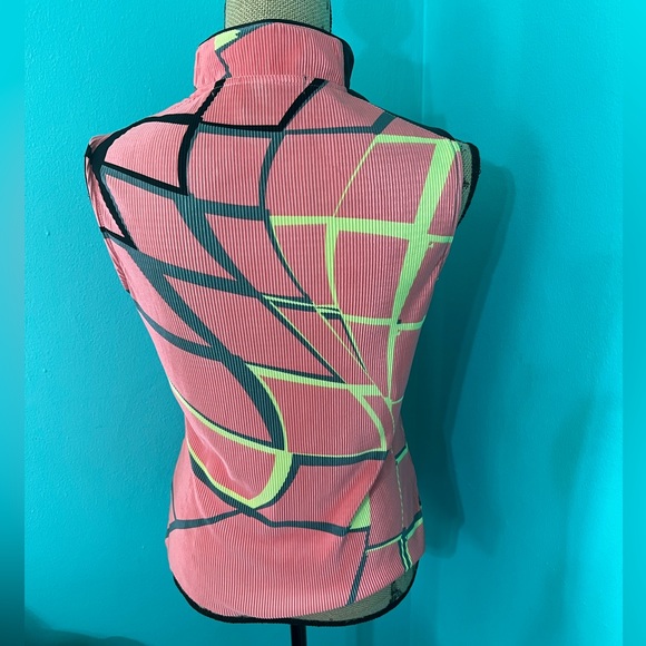 EUC Jamie Sadock Sleeveless Pleated Top w/Zippered Front & Abstract Pattern - Picture 5 of 9